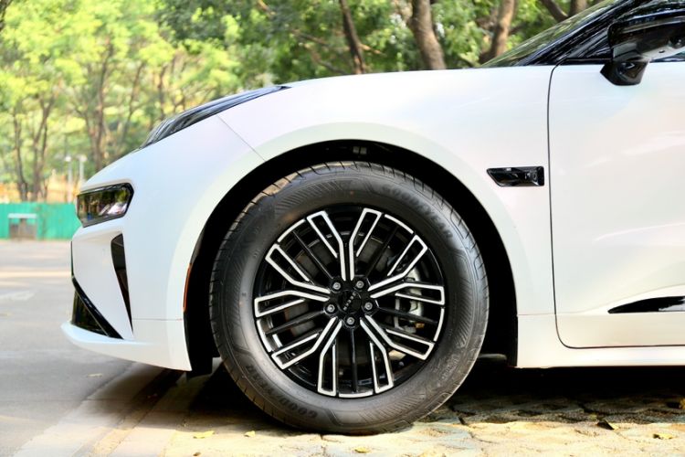 Used Zeekr 001 2025 WE Edition 100 kWh Rear-Wheel Drive