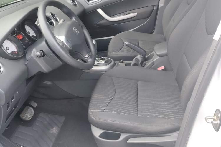 Used Peugeot 408 2013 2.0L Automatic Comfort Edition
