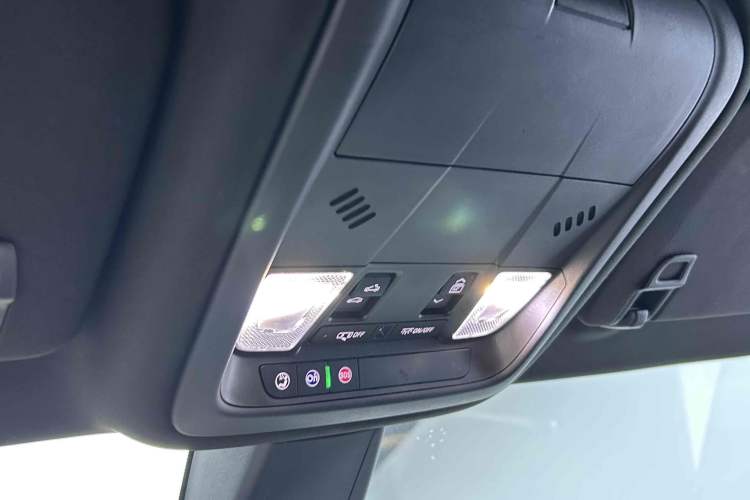 Used Cadillac XT6 2020 28T Six-Seater Four-Wheel-Drive Luxury Version
