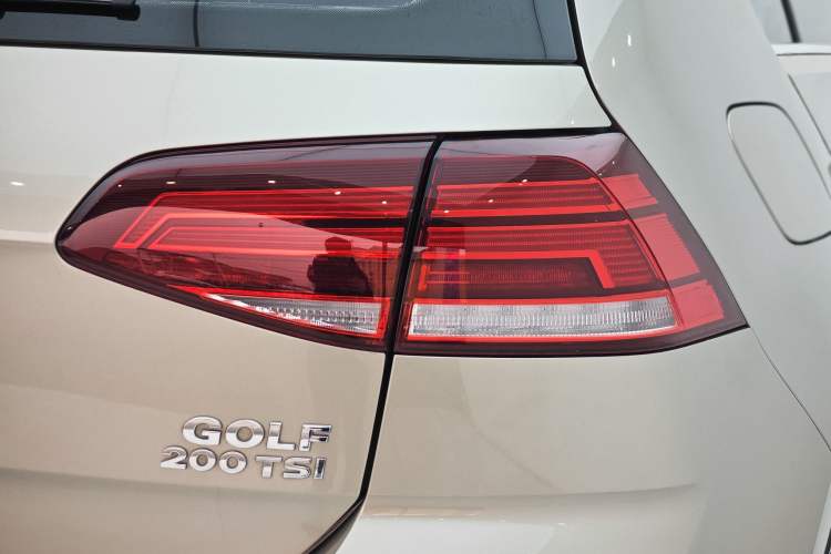 Used Volkswagen Golf 2020 200TSI DSG Comfortable and Ambitious Edition