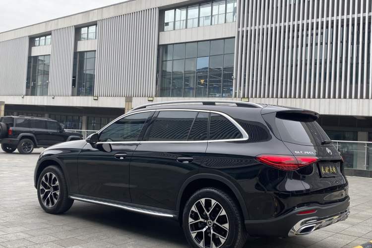 Used Mercedes-Benz GLC 2023 GLC 260 L 4MATIC Dynamic Edition 7-seater
