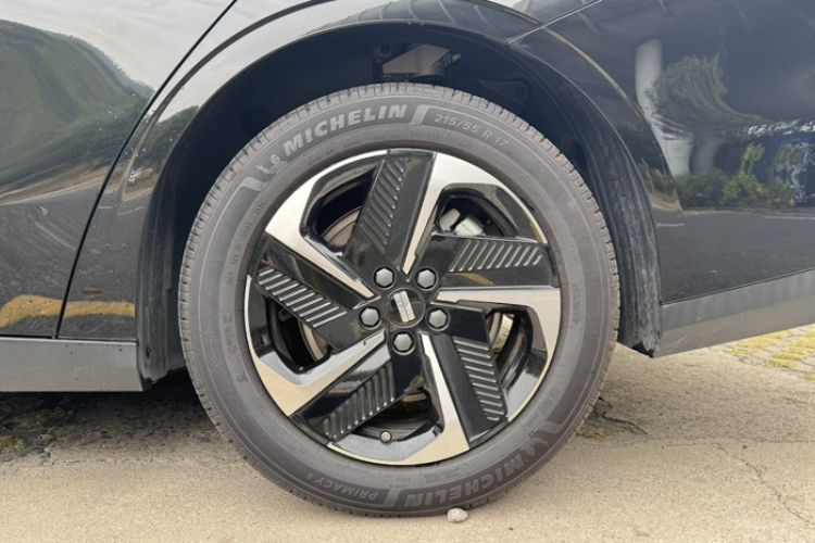 Used Geely Galaxy L6 2024 125km PLUS Dragon Edition