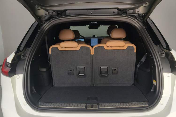 Used Nio ES8 2022 100 kWh Six-Seater Version
