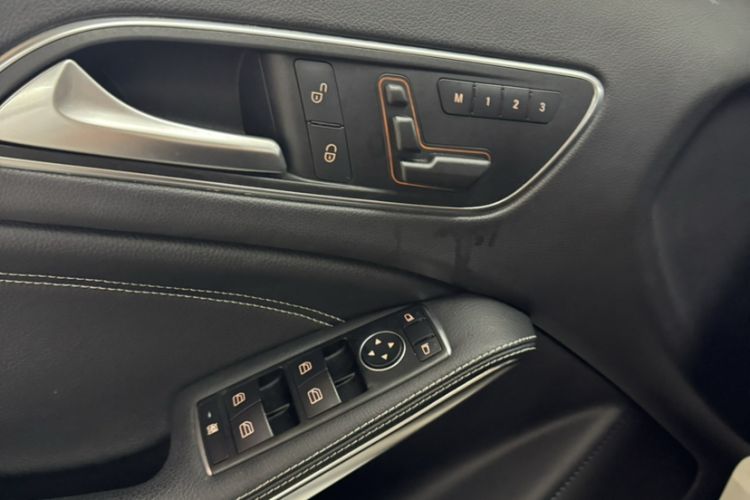 Used Mercedes-Benz GLA 2015 GLA 200 Fashion Model
