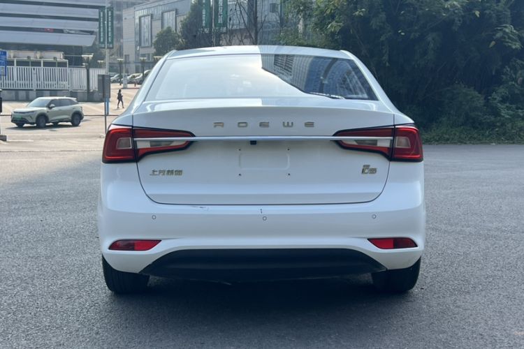 Used Roewe i5 2020 1.5L Manual 4G Connect Luxury Edition
