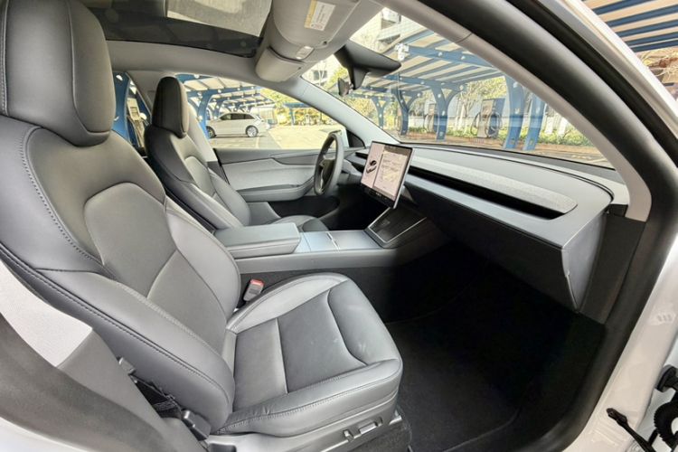 Used Tesla Model Y 2025 Rear-Wheel Drive First Edition