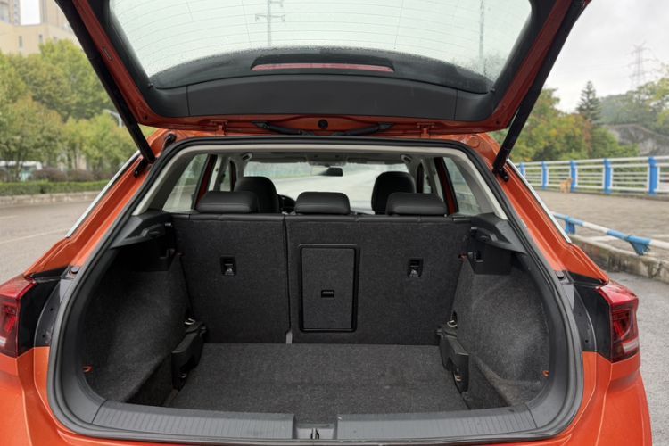 Used Volkswagen T-ROC 2018 280TSI DSG Two-Wheel Drive Comfort Version China VI Standard