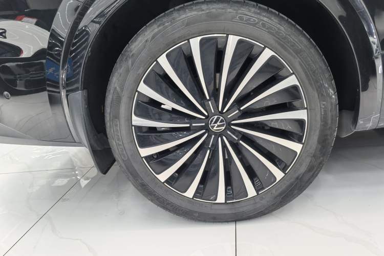 Used Volkswagen Viloran 2023 Revised 380TSI Prestige Edition
