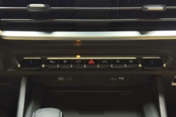 Used Geely Auto Haoyue L 2023 2.0T DCT Flagship Version
