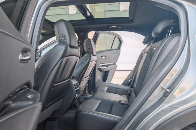 Used Cadillac XT4 2018 28T Two-Wheel Drive Tech Version
