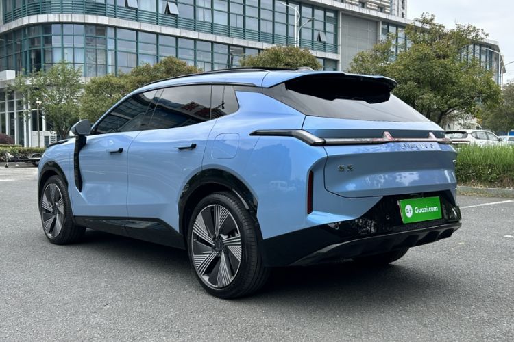 Used Lynk & Co 08 EM-P 2023 220km All-Wheel-Drive Performance Halo
