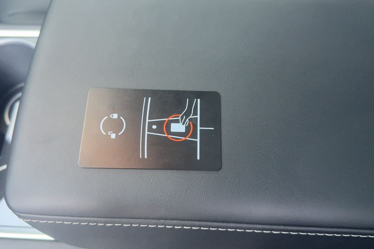 Used Tesla Model Y 2024 Long-Range All-Wheel-Drive Version
