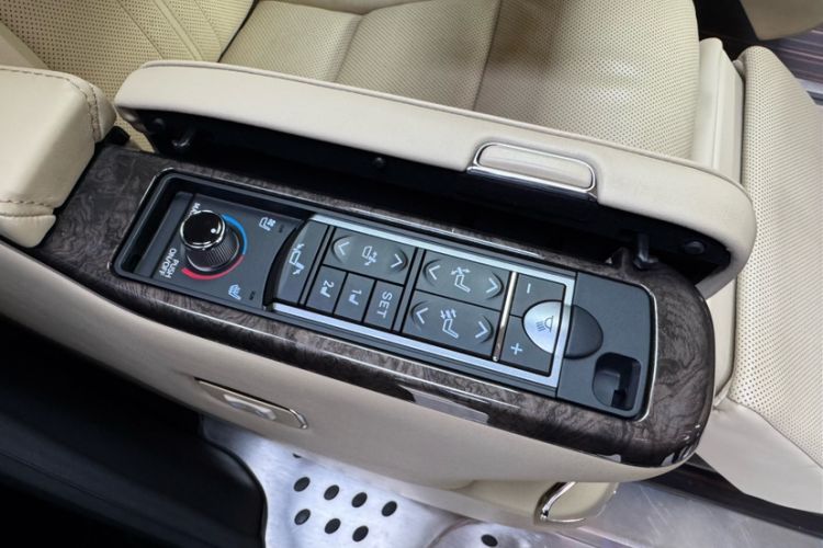 Used Toyota Alphard 2018 Revised Version 3.5L Premium Edition
