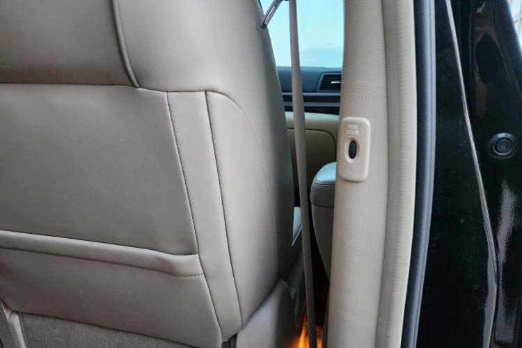 Used Nissan Quest 2012 3.5L SL
