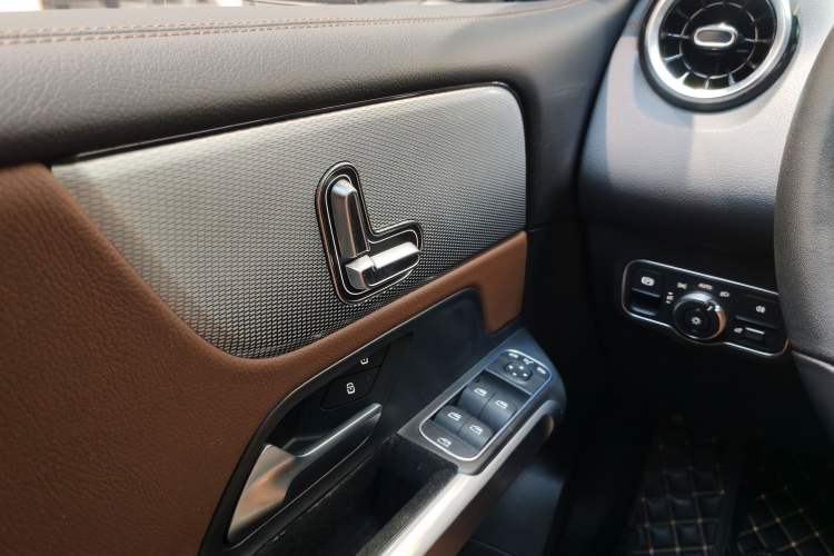 Used Mercedes-Benz GLB 2023 GLB 200 Fashion Model
