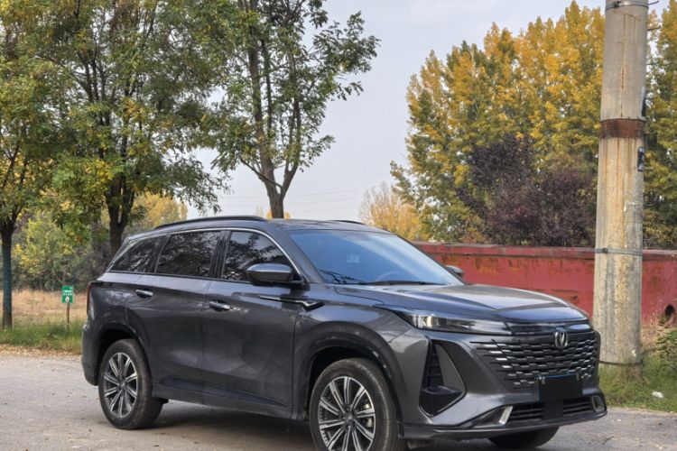 Used Changan CS75 PLUS 2023 3rd Generation 1.5T Automatic Prestige Model
