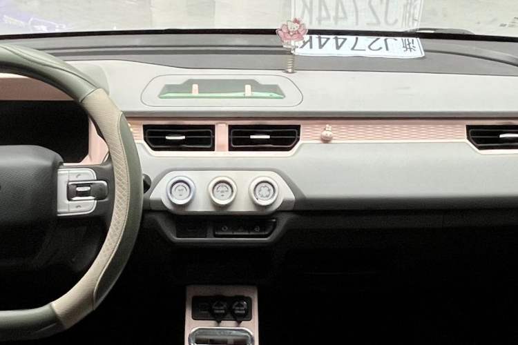 Used Chery QQ Ice Cream 2022 170km Sundae Phosphate Lithium-Ion
