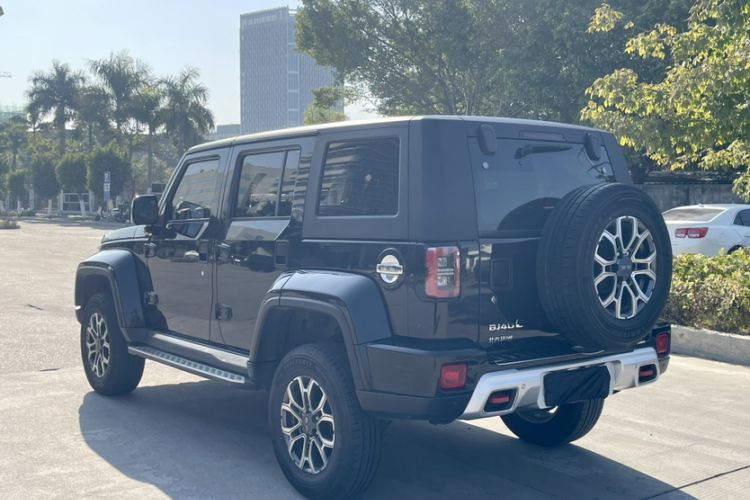 Used  BJ40 2020 2.0T Automatic Four-Wheel Drive Urban Hunter Edition Chivalrous Type
