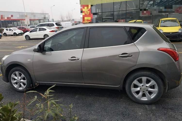 Used Nissan Tiida 2011 1.6L Manual Comfort Version
