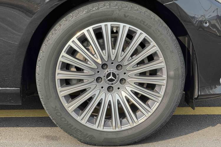 Used Mercedes-Benz E-Class 2021 Restyled E 300 L Luxury Edition
