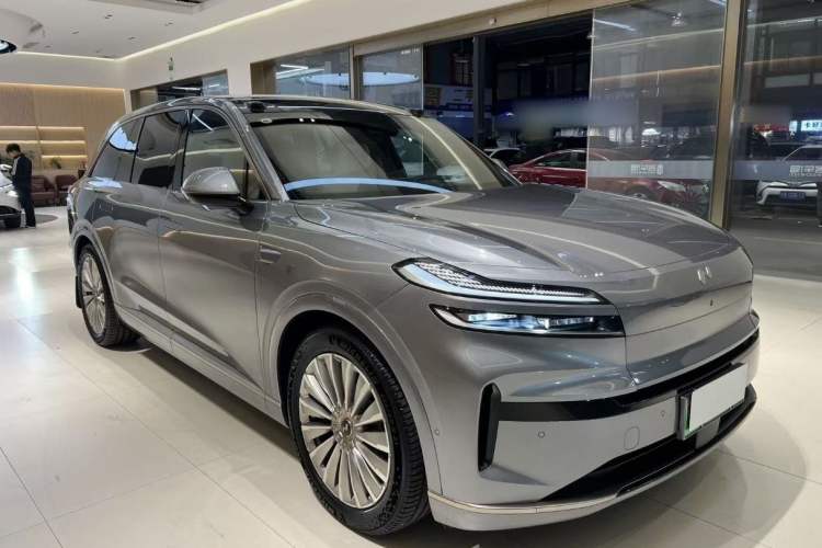 Used ONVO Luxeed L90 2025 Model—Max Six-Seater Version
