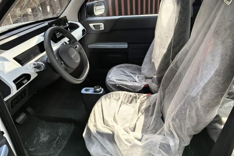 Used Geely Galaxy Panda 2024 Panda Mini 200km Endurance Bear
