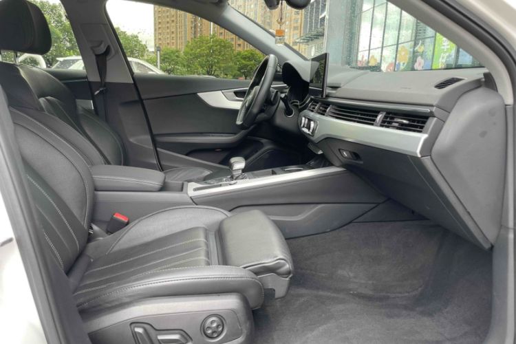 Used Audi A4L 2022 40 TFSI Luxury Dynamic Model
