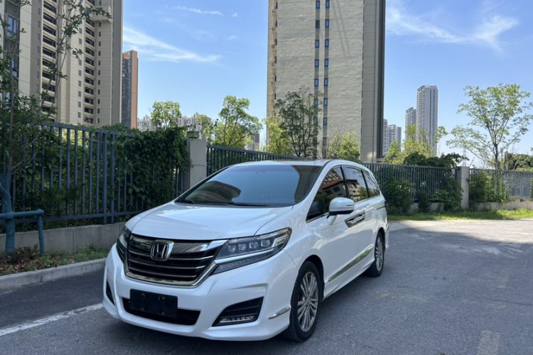 Used Honda Elysion 2016 2.4L Supreme Edition
