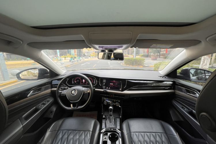 Used Volkswagen Passat 2019 330TSI Luxury Edition China VI Standard
