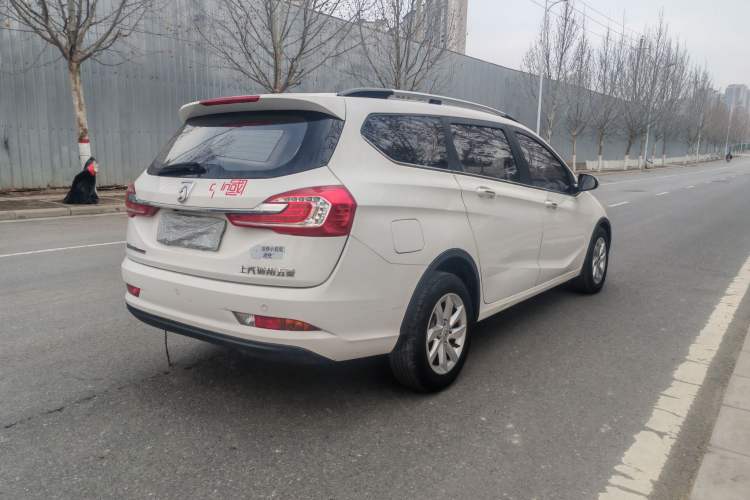 Used Baojun 310W 2017 1.5L Manual Fashion Model China V