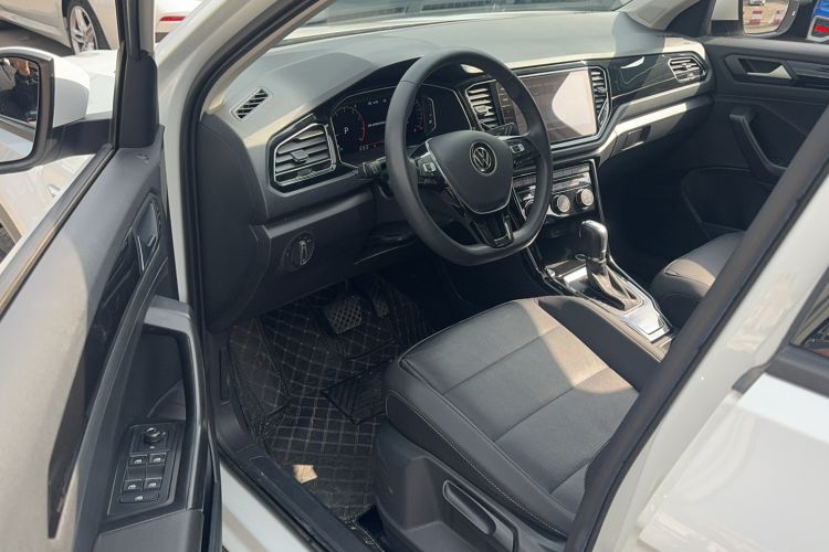 Used Volkswagen T-ROC 2021 280TSI DSG Two-Wheel Drive Comfort Connect Edition