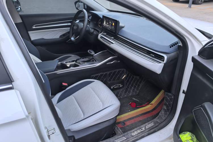 Used Geely Auto Emgrand 2022 4th Generation 1.5L CVT Flagship Model
