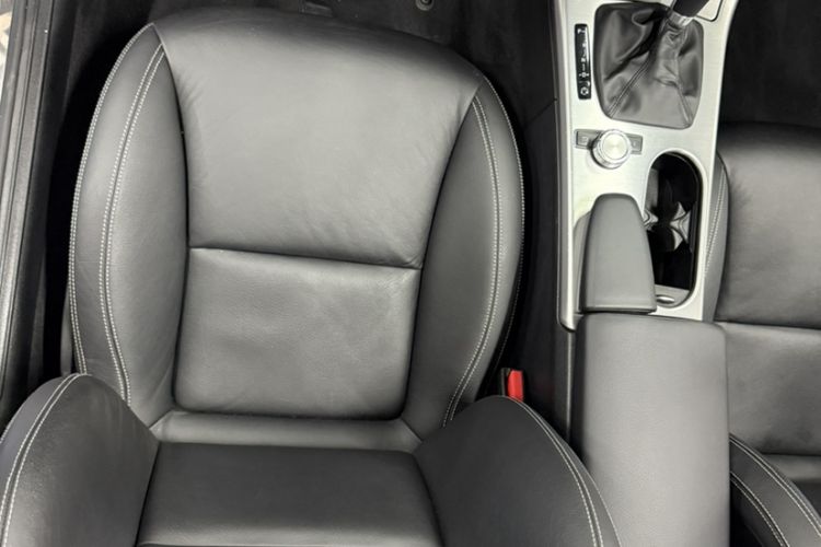 Used Mercedes-Benz SLK-Class 2011 SLK 200 Fashion Model
