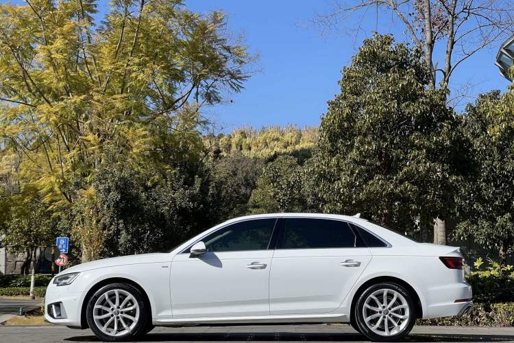 Used Audi A4L 2019 40 TFSI Fashion Version China V
