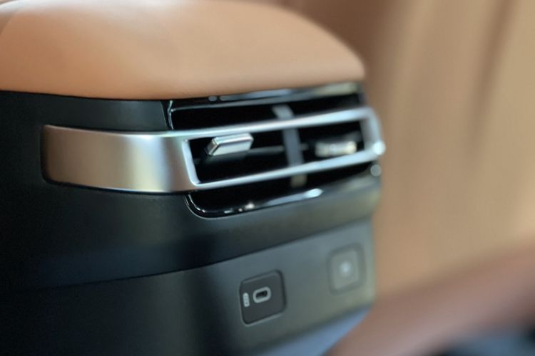 Used  E07 2025 All-Electric 4x4 90kWh Ultra High-Performance Edition
