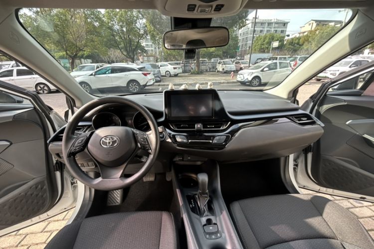 Used Toyota IZOA 2021 2.0L Enjoy Edition
