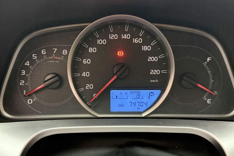 Used Toyota RAV4 2016 2.0L CVT Two-Wheel Drive Fashion Edition China V Standard
