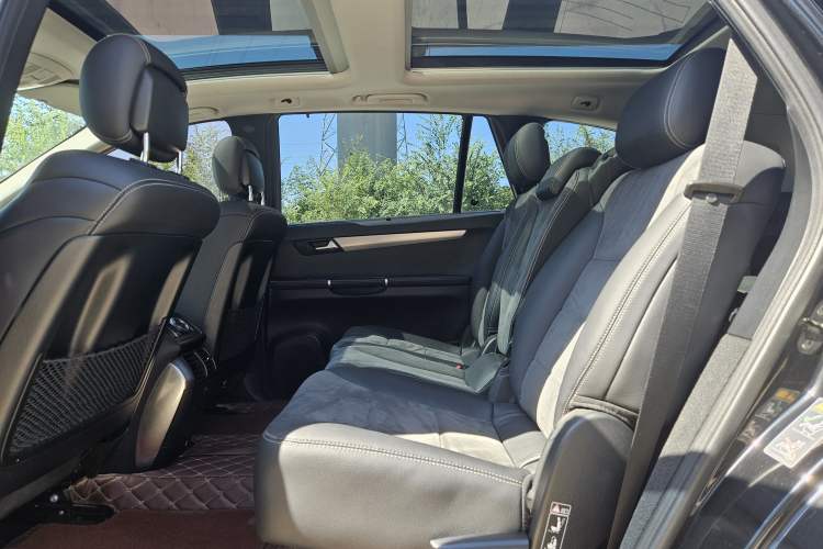 Used Mercedes-Benz R-Class 2014 R 320 4MATIC Business Model