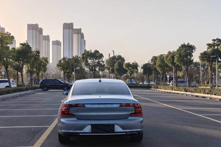 Used Volvo S90 2018 T4 Zhiyuan Edition
