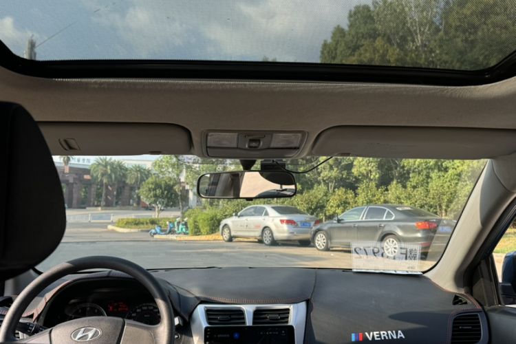 Used Hyundai Verna Ray 2014 1.4L Automatic GLX
