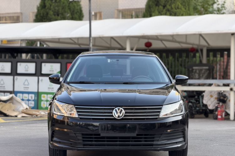 Used Volkswagen Lavida 2015 1.6L Manual Fashion Edition
