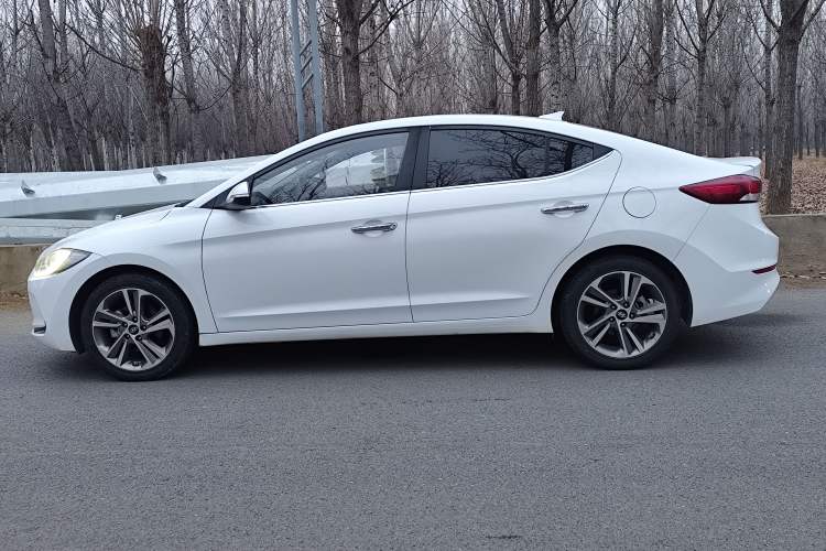 Used Hyundai Elantra 2016 1.6L Automatic ZhiXuan – Elite Version
