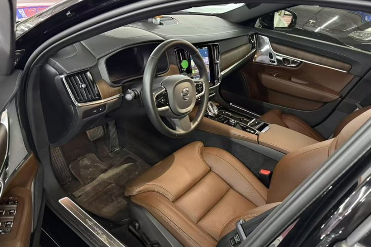 Used Volvo S90 New Energy 2024 Plug-in Hybrid Four-Wheel Drive Long-Range Luxury Smart Edition
