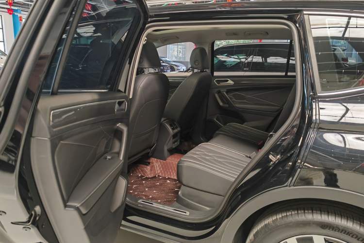 Used Volkswagen Tiguan L 2024 330TSI Automatic Two-Wheel Drive R-Line Enhanced Edition
