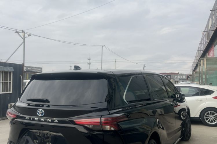 Used Toyota Sienna 2021 2.5L Hybrid Premium Edition