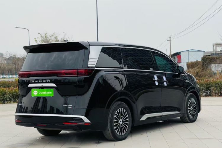 Used Denza D9 2025 DM-i Intelligent Drive 1020 Four-Wheel Drive Flagship Model
