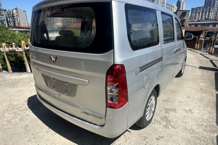 Used Wuling Rongguang V 2016 1.5L Standard Version
