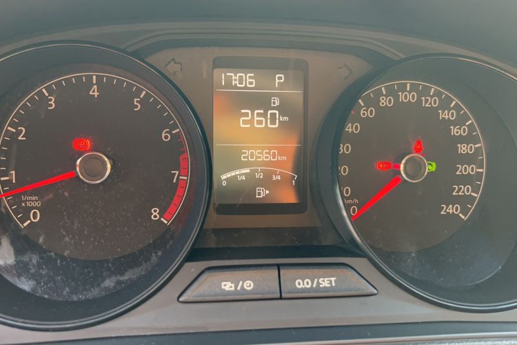 Used Volkswagen Gran Lavida 2015 1.6L Automatic Fashion Edition
