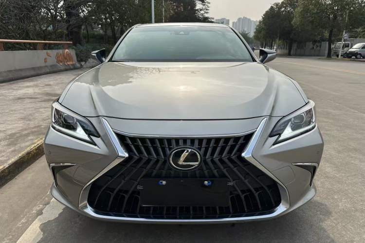 Used Lexus ES 2022 200 Excellence Edition
