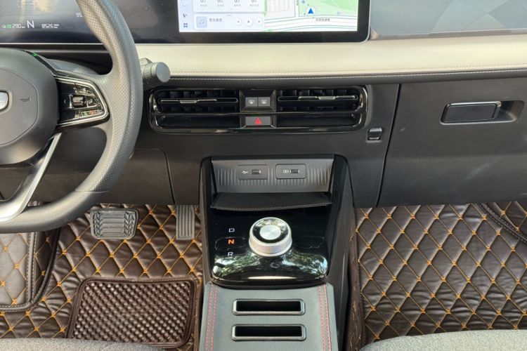 Used Geometry E Firefly 2024 301km Flowing Light
